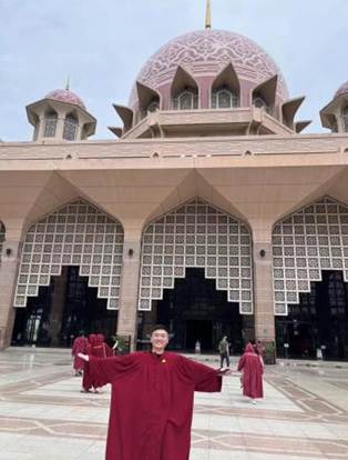 2276d86e364b1933680602609bab5b40_